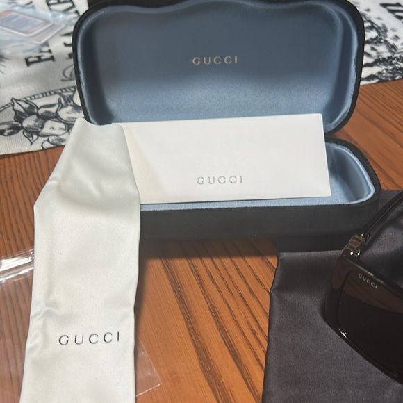 NEW Oversized Gucci Black Sunglasses - Picture 2 of 10